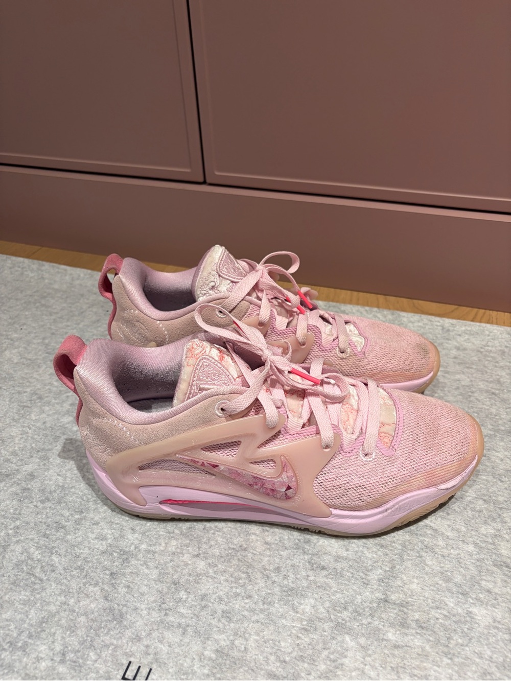 Nike aunt Pearl